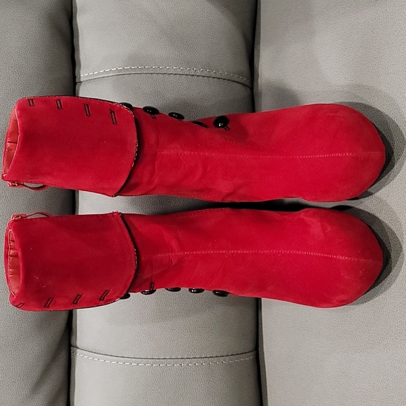 Crape Myrtle Woman's Scarlet Button Felt Boots - Picture 3 of 5